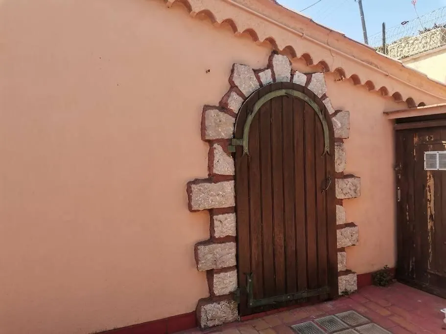 Maison Traditionnelle Sur Les Collines Nicoises Niza 0*,  Francia